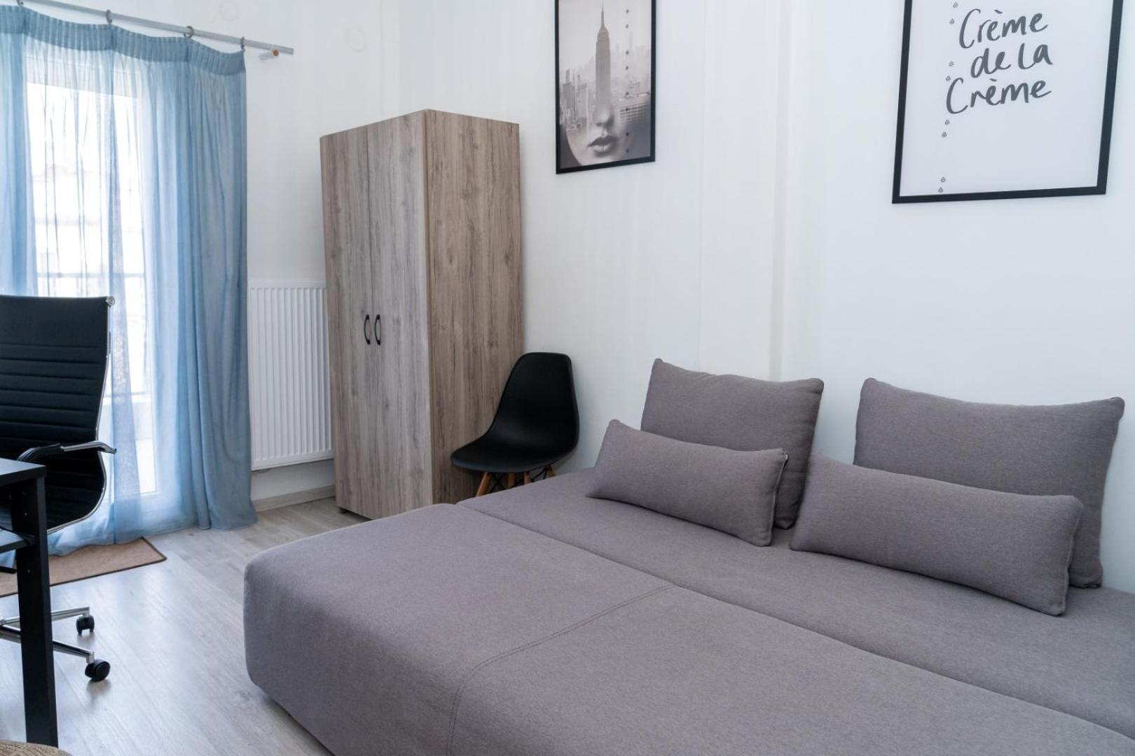 Kosmos Service Near Turkish Consulat And Saint Dimitrious Church With Additional Cost Parking Apartment Thessaloniki