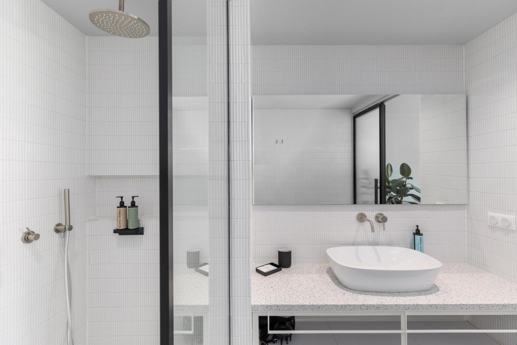Nero Luxury By Zennova Daire