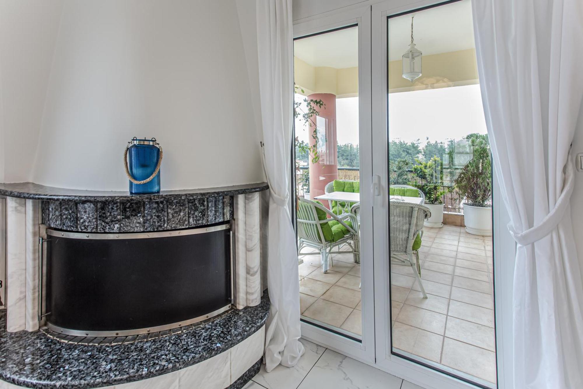 Celestial Garden-thessaloniki's Modern, Eclectic Penthouse With An Amazing View And Veranda