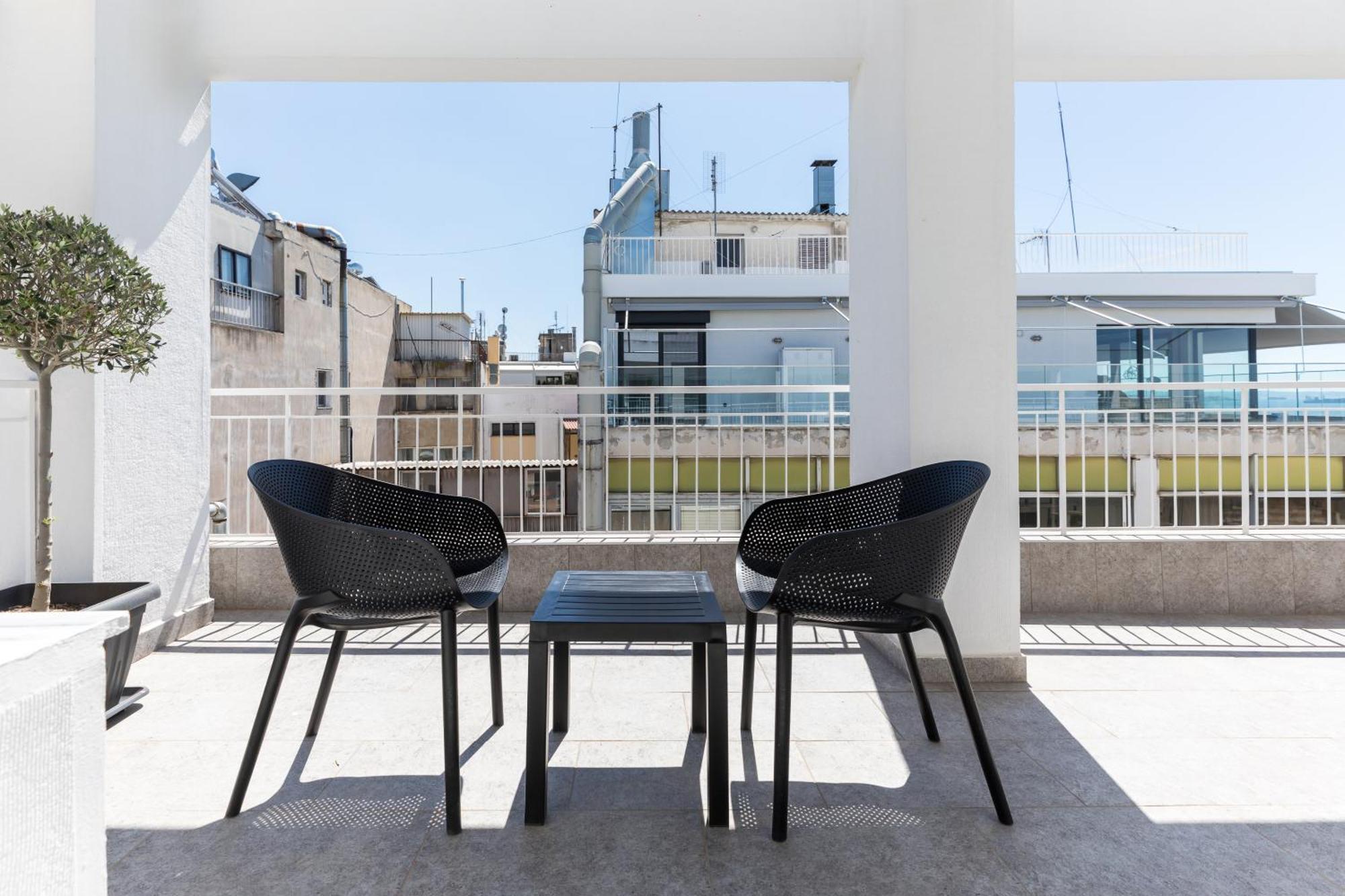 Apartment Oddity Seafront Penthouse *