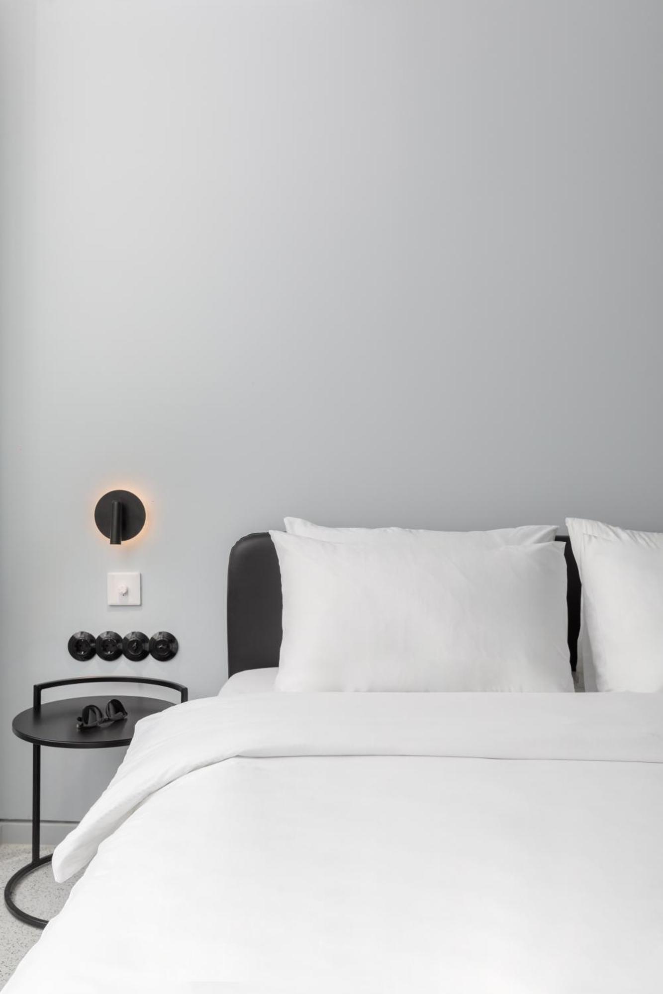 Nero Luxury By Zennova Daire