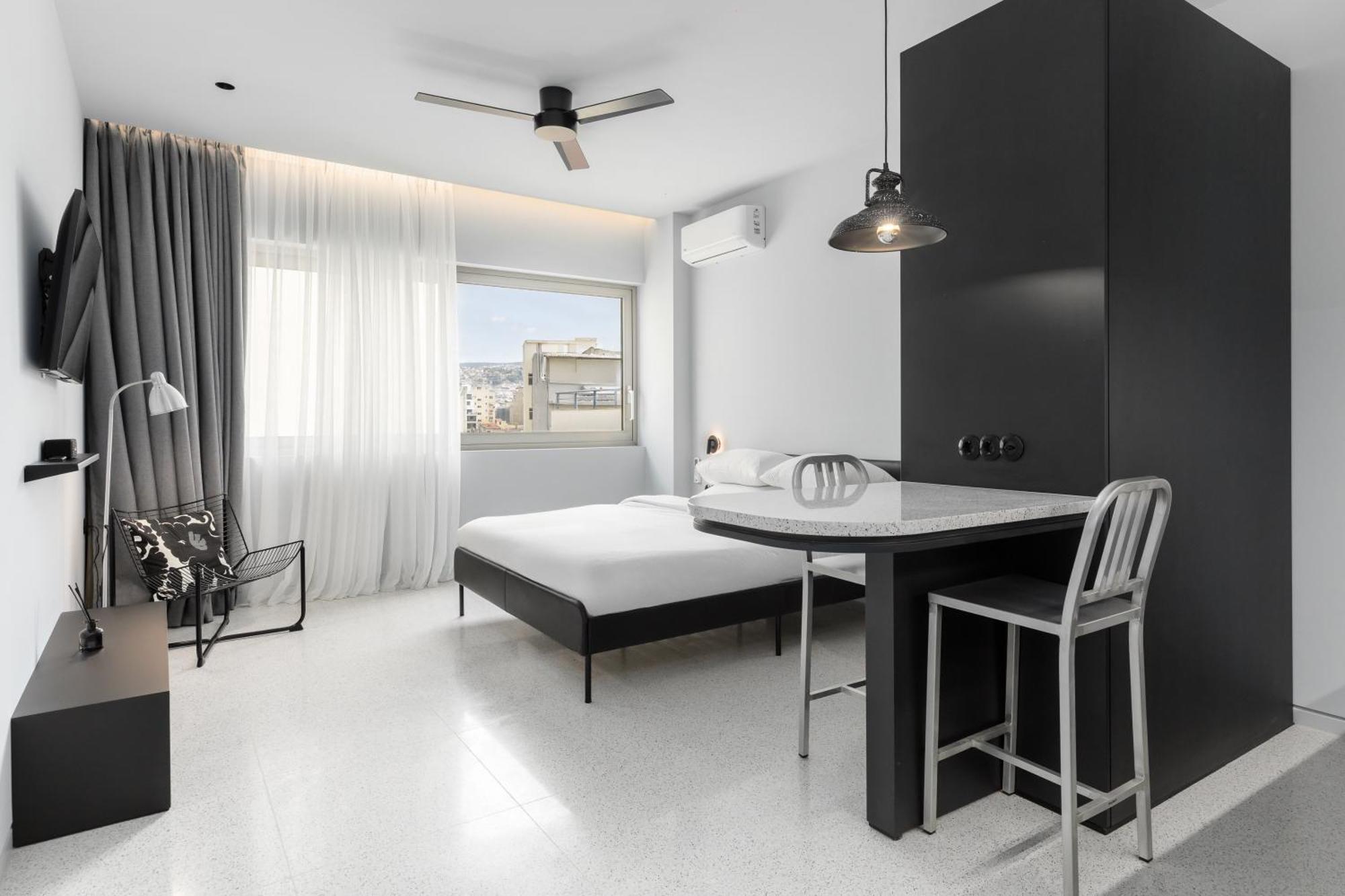 Nero Luxury By Zennova Daire