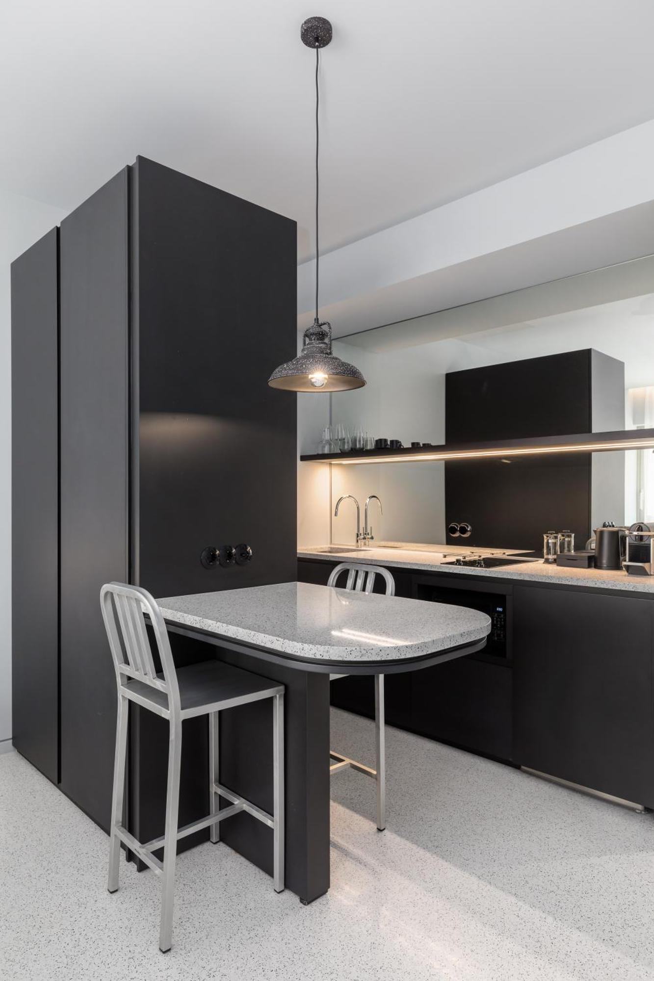 Daire Nero Luxury By Zennova