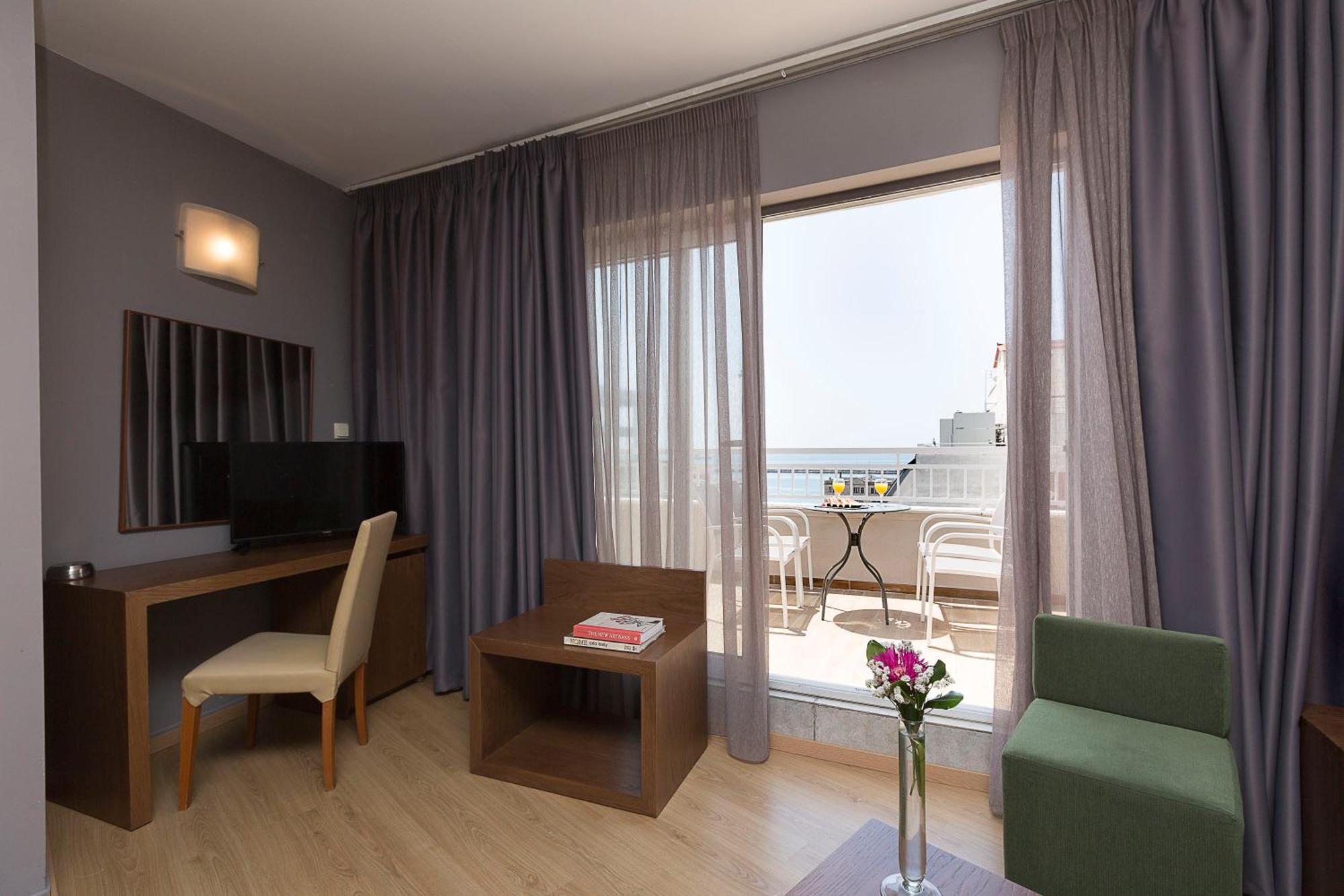 Plaza Hotel, Philian And