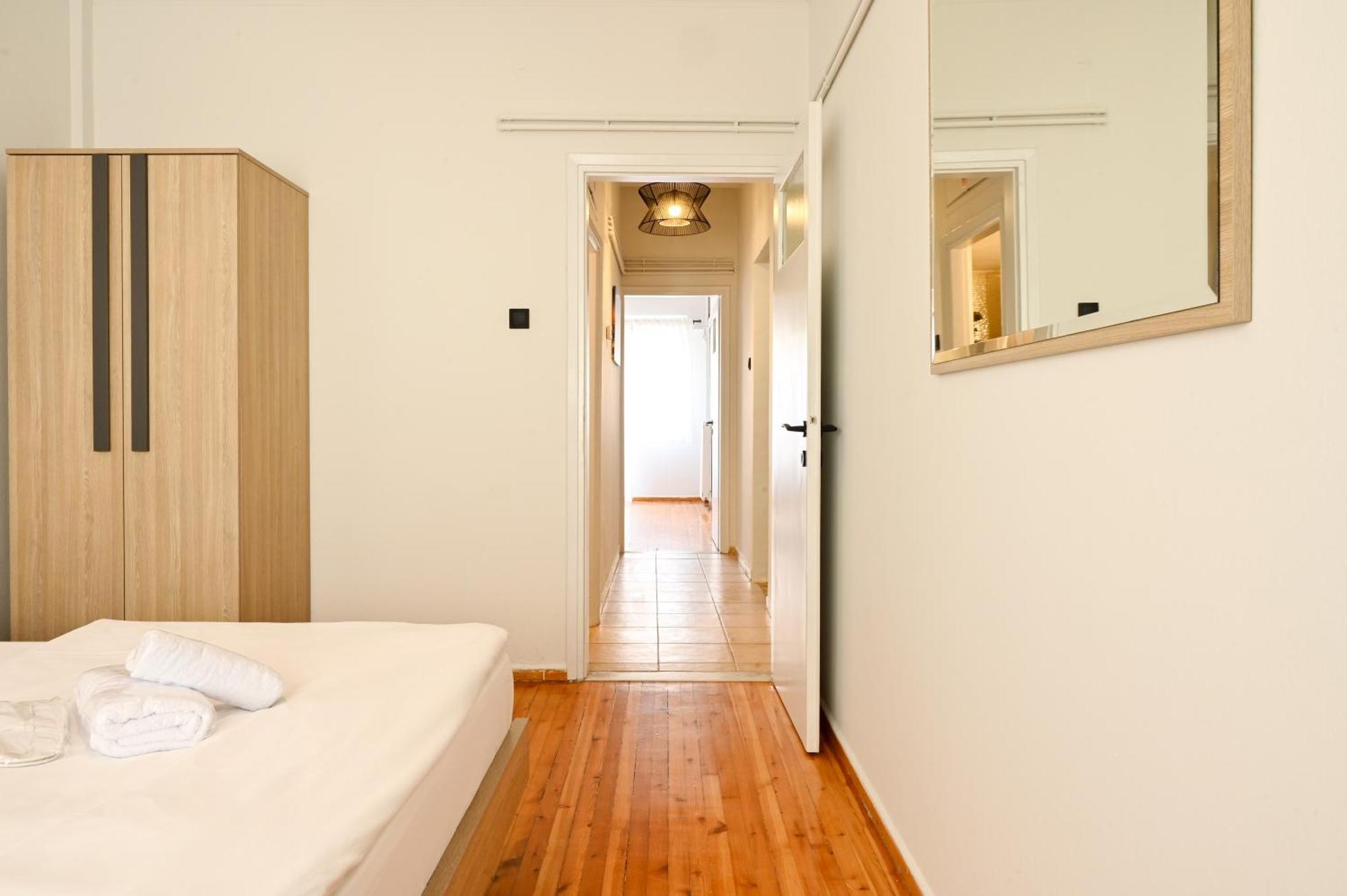 Apartment Center Aristotelous