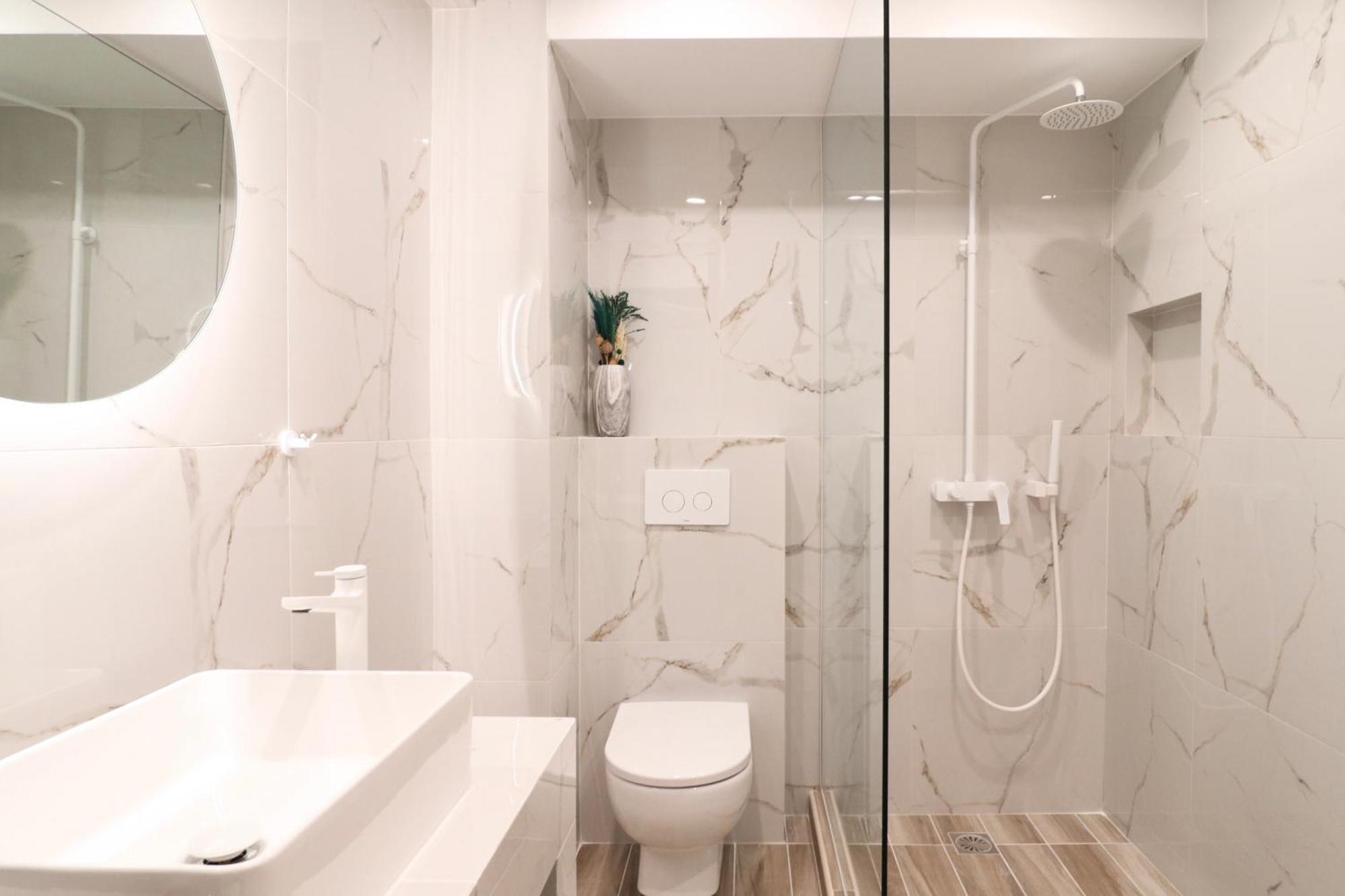 Apartment F & B Collection - Central Gems *