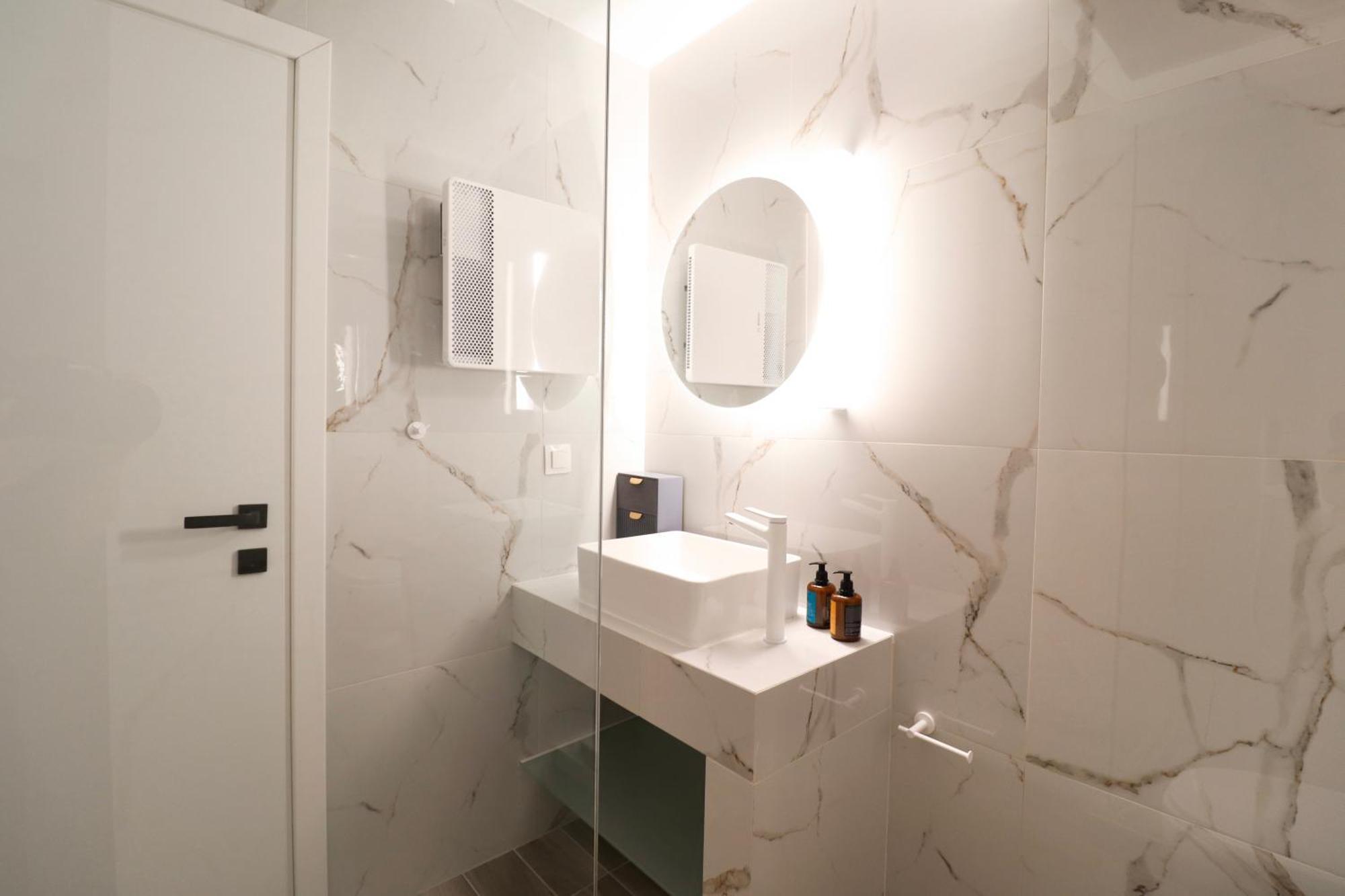 F & B Collection - Central Gems Apartment *