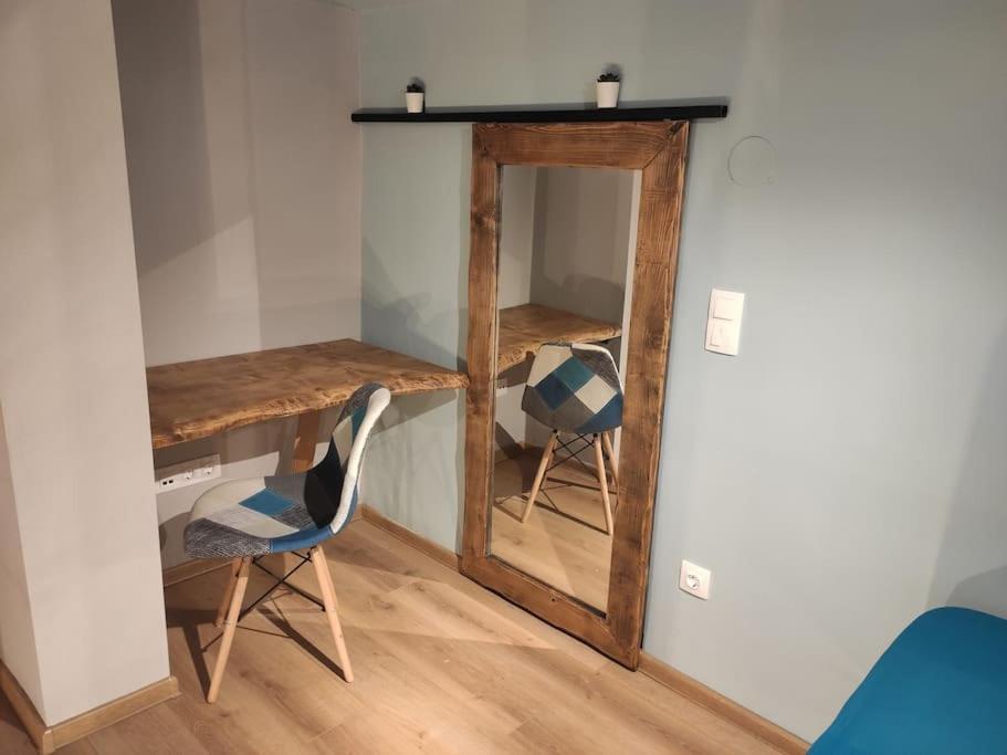 Floating, Cosy 8' Walk From The Seaside Apartment Thessaloniki