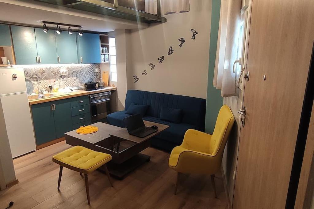 Floating, Cosy 8' Walk From The Seaside Apartment Thessaloniki