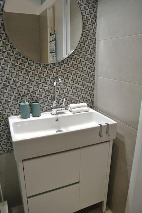 Apartment Modern Urban Studio, Skg Centre *