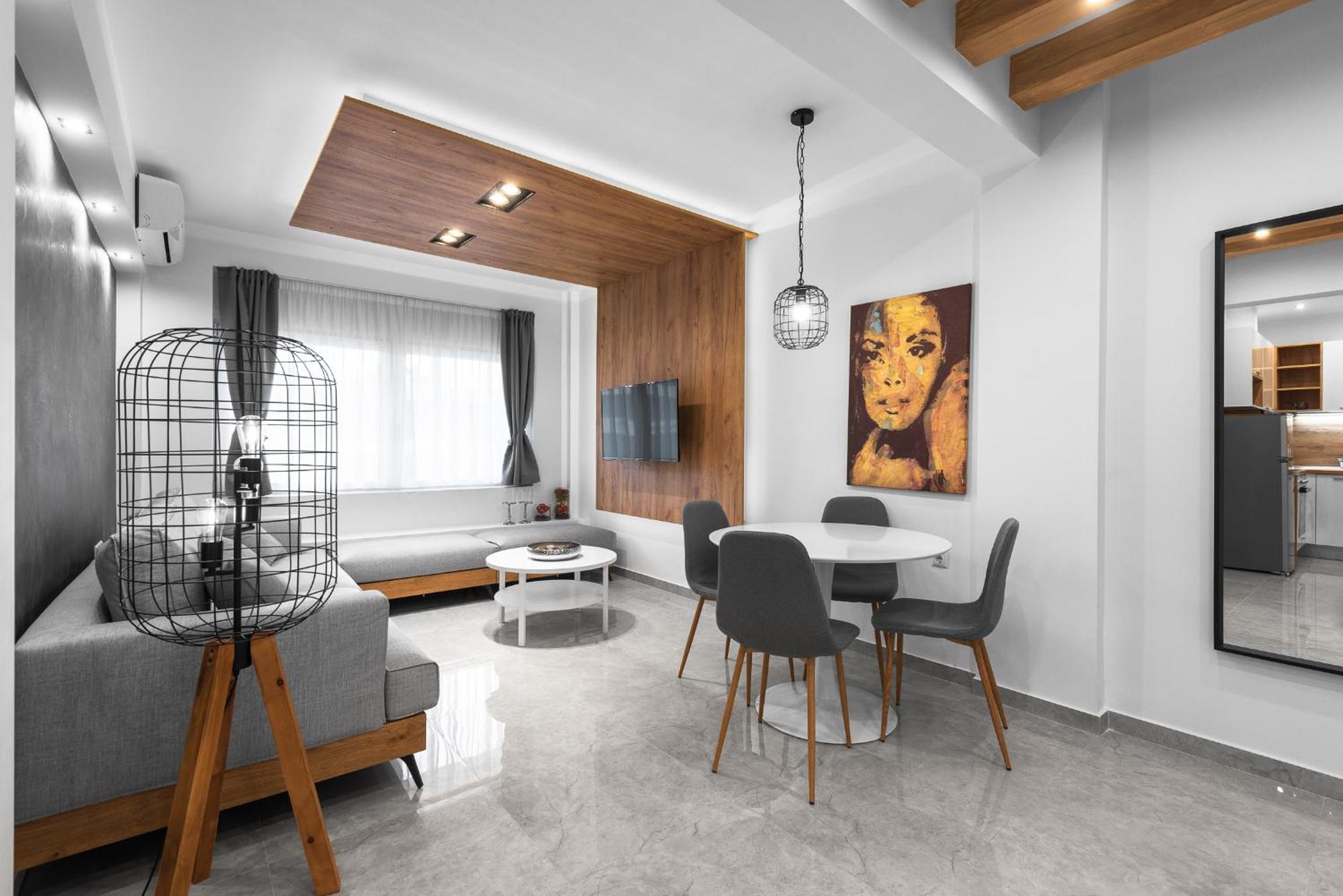 Wood N White, Nilie Hospitality Mgmt Thessaloniki