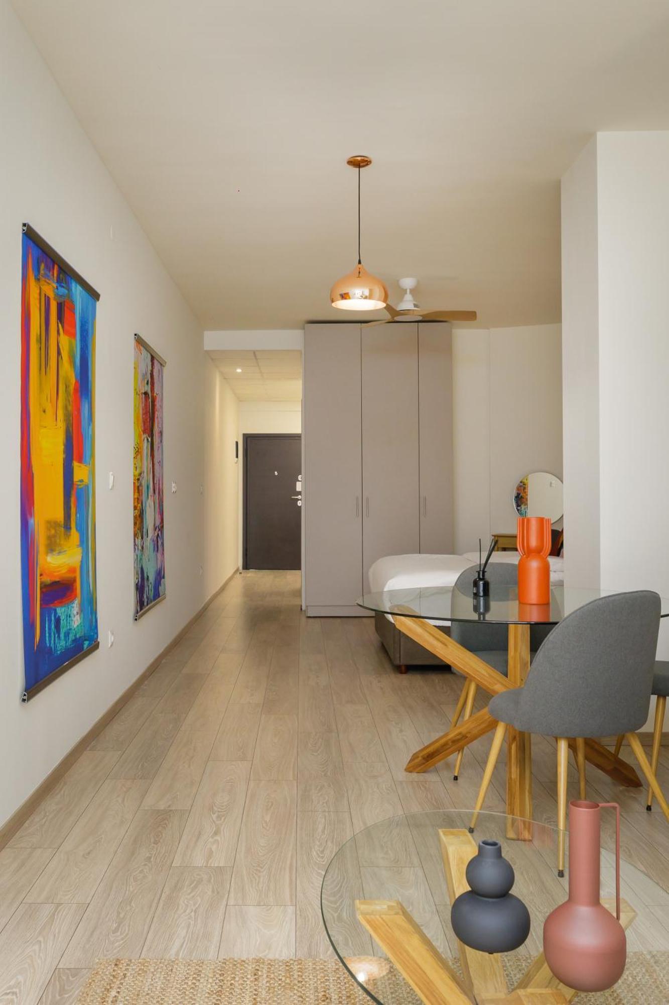 Vivienne By Halu!, In The Center Thessaloniki