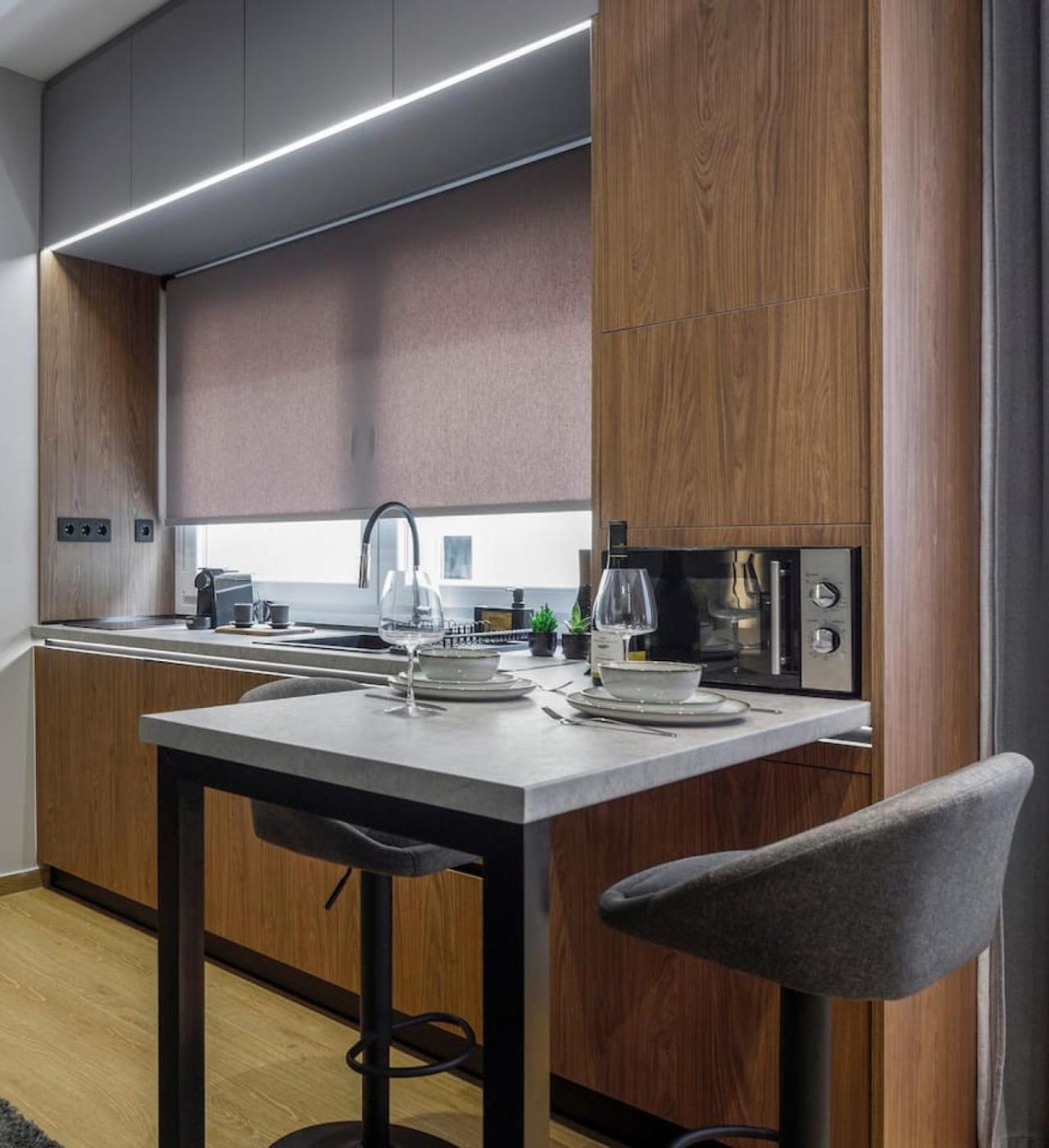 Aristotelian Virtues - Tharros Appartement