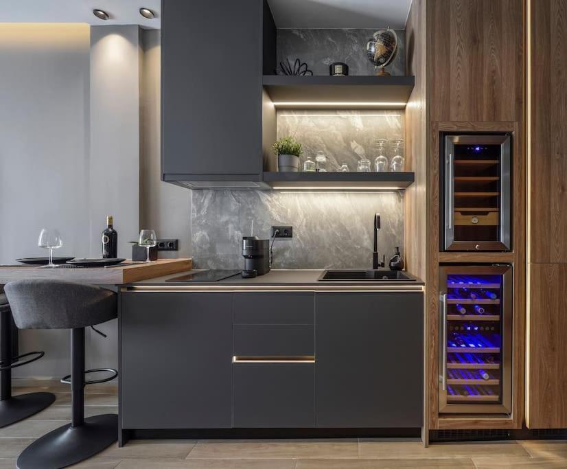 Aristotelian Virtues - Sophia Apartment *