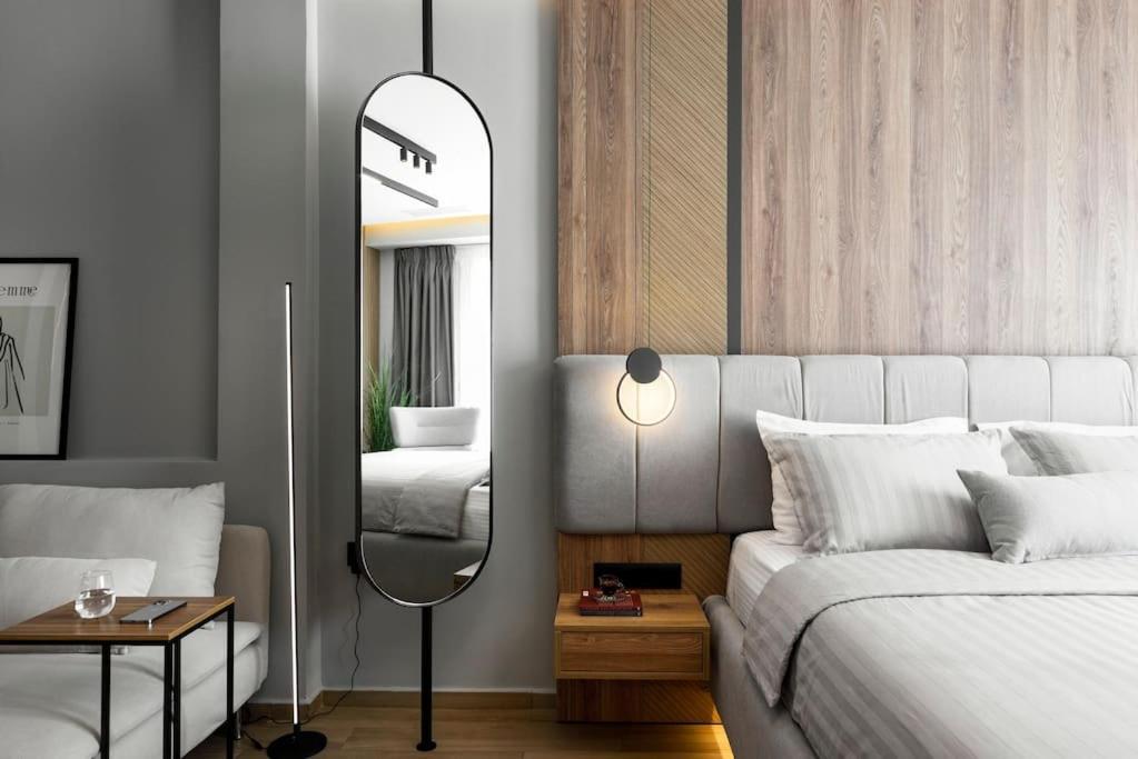 Aristotelian Virtues - Sophia Apartment *