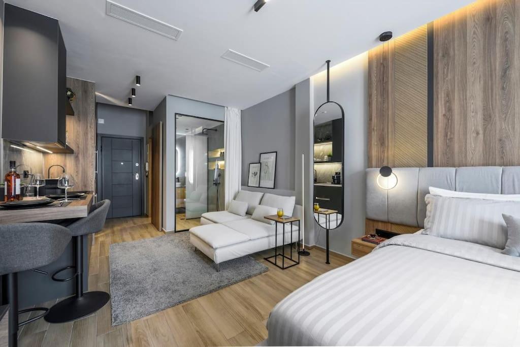 Apartment Aristotelian Virtues - Sophia *