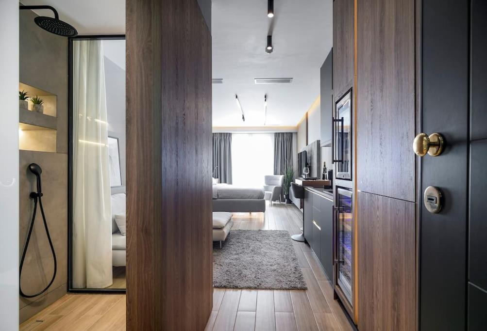 Aristotelian Virtues - Sophia Apartment Thessaloniki