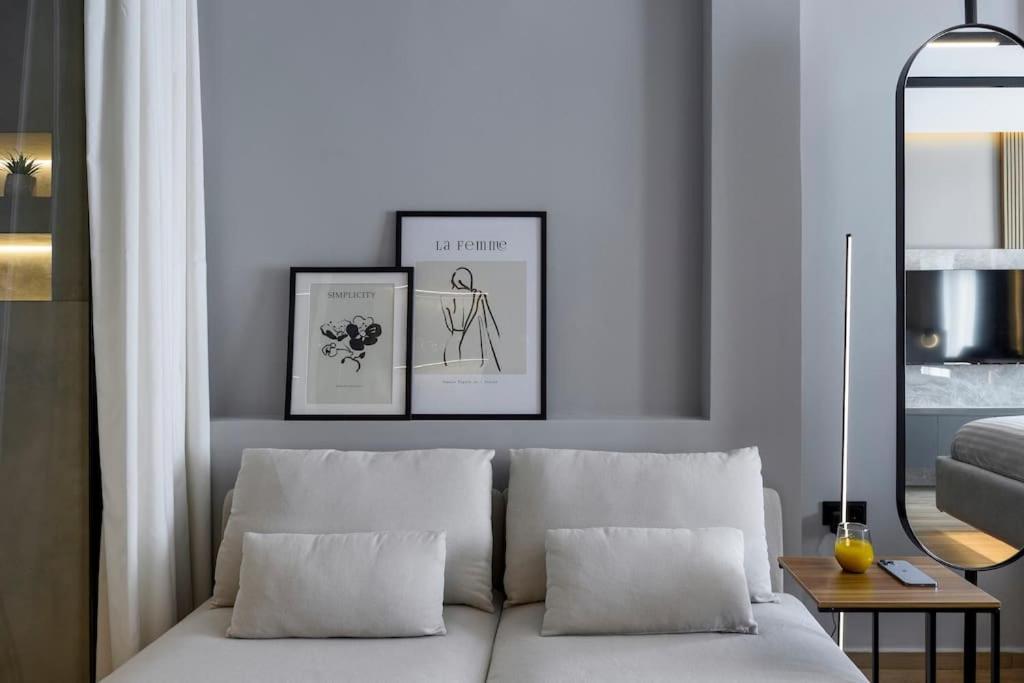 Apartment Aristotelian Virtues - Sophia *