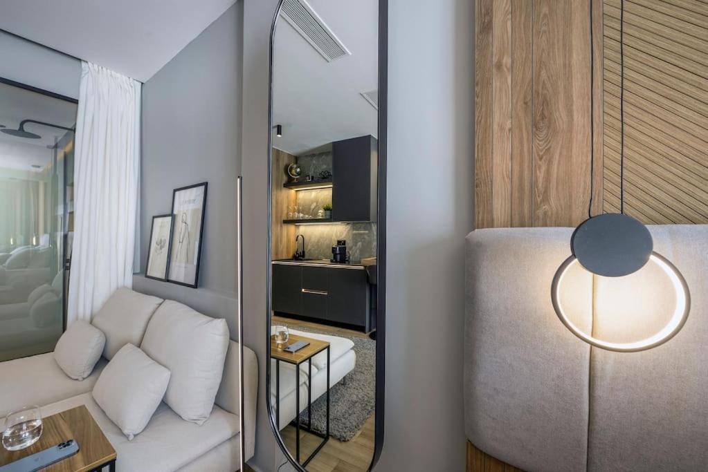 Apartment Aristotelian Virtues - Sophia *