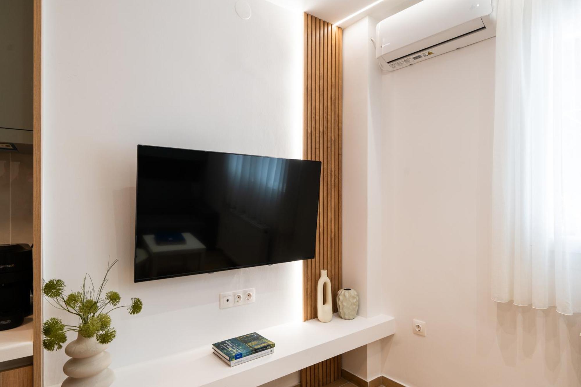 Honey Oak & Cream Patio By Nest Thessaloniki