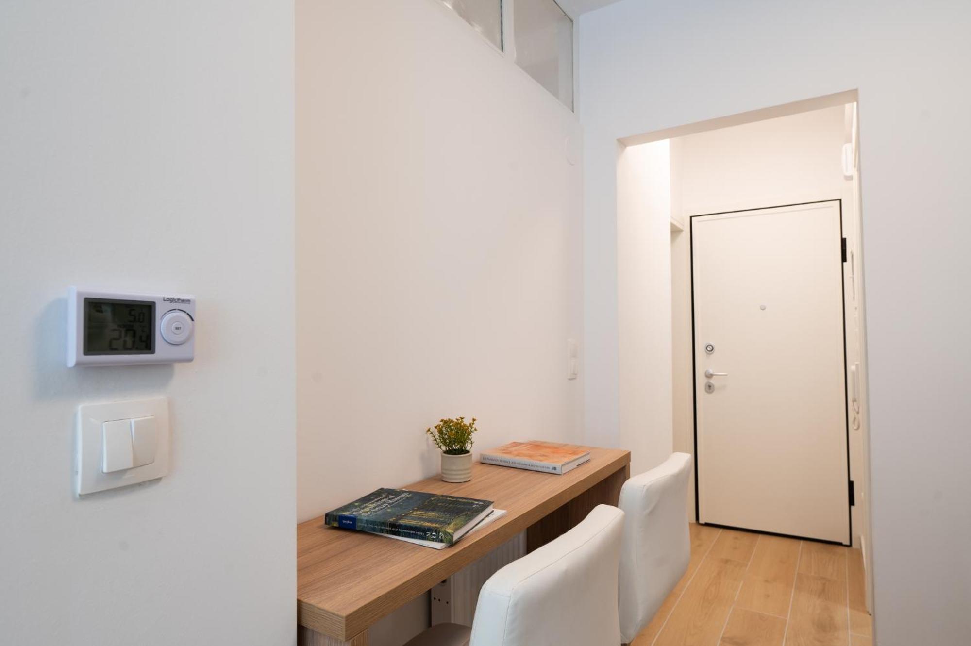 Honey Oak & Cream Patio By Nest * Thessaloniki