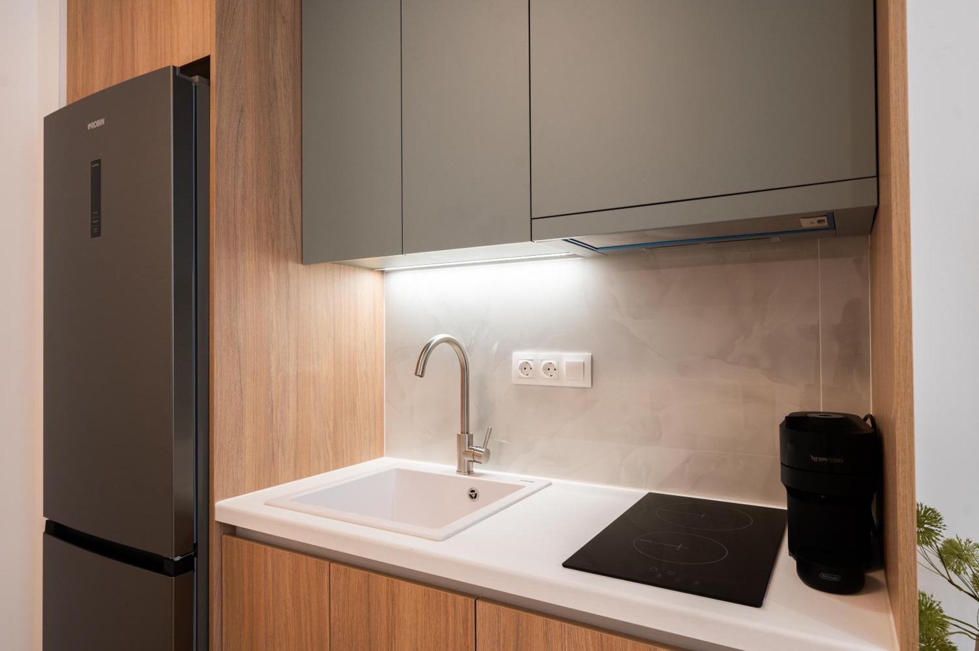 Honey Oak & Cream Patio By Nest Apartment
