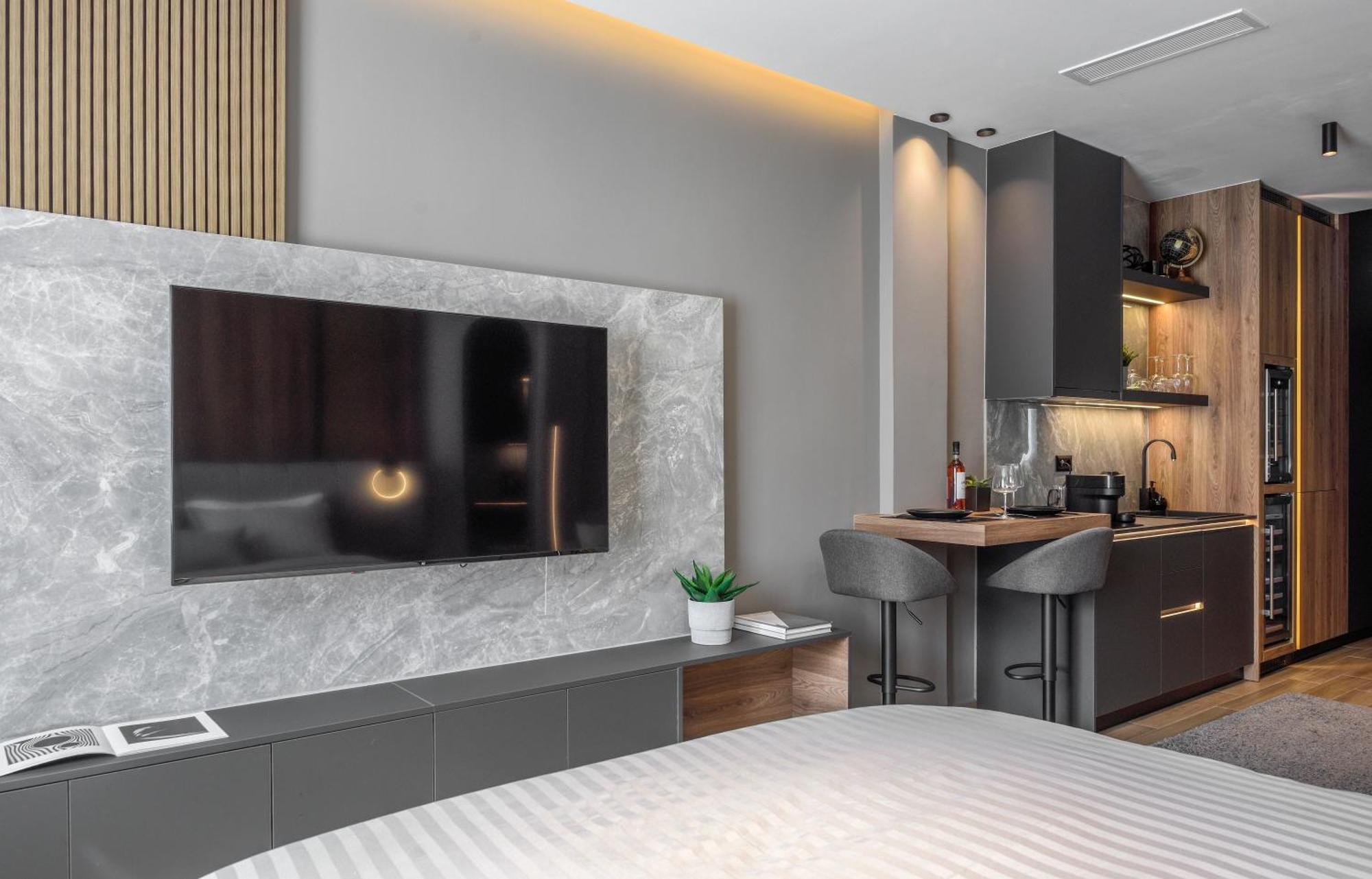 Aristotelian Virtues - Sophia Apartment Thessaloniki