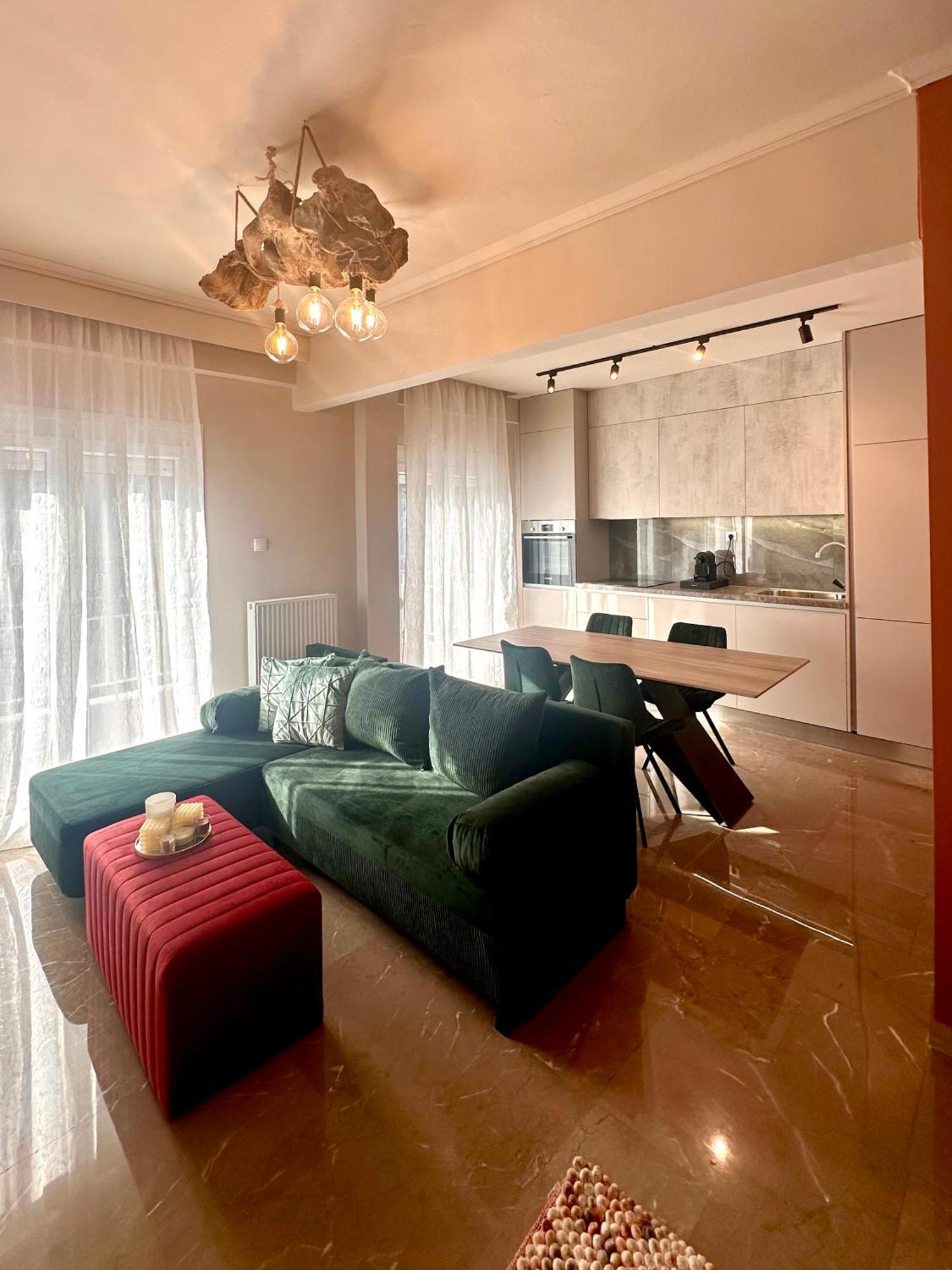 Emerald Luxury In Apartment *