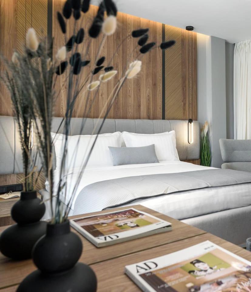 Aristotelian Virtues - Agapi Apartment *