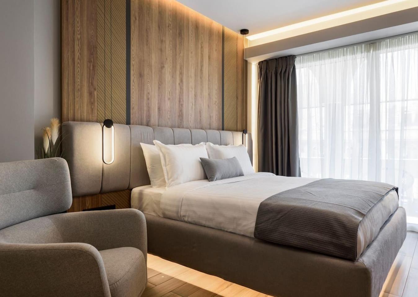 Aristotelian Virtues - Agapi Apartment Thessaloniki