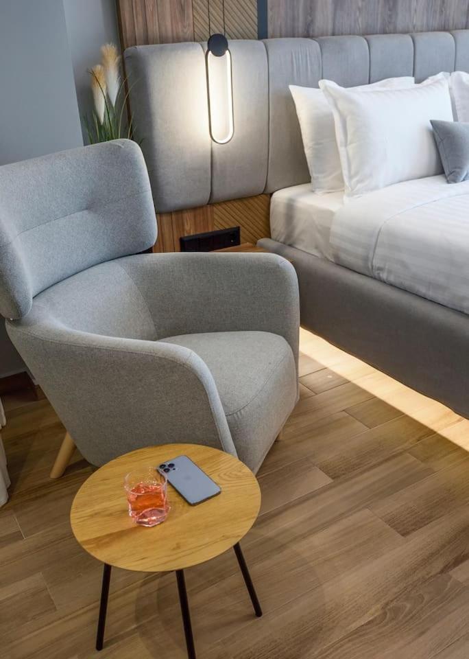 Aristotelian Virtues - Agapi Apartment Thessaloniki