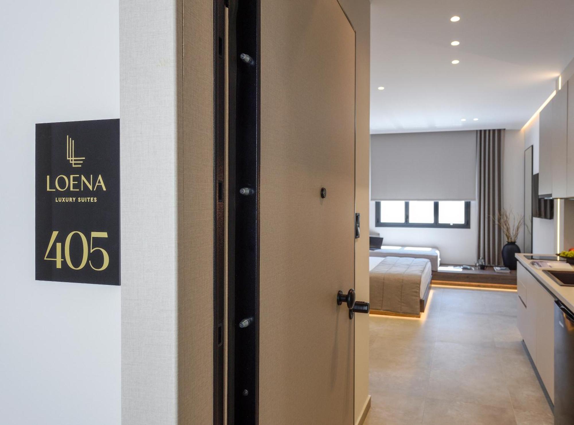 Loena Luxury