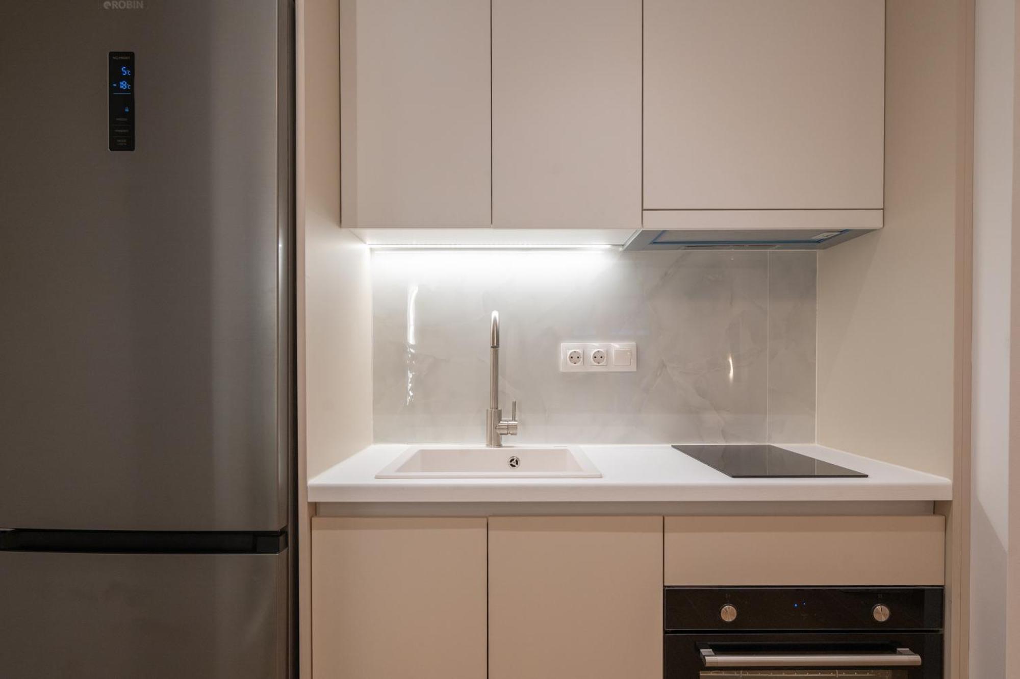 Apartment Honey Oak & Cream Patio By Nest