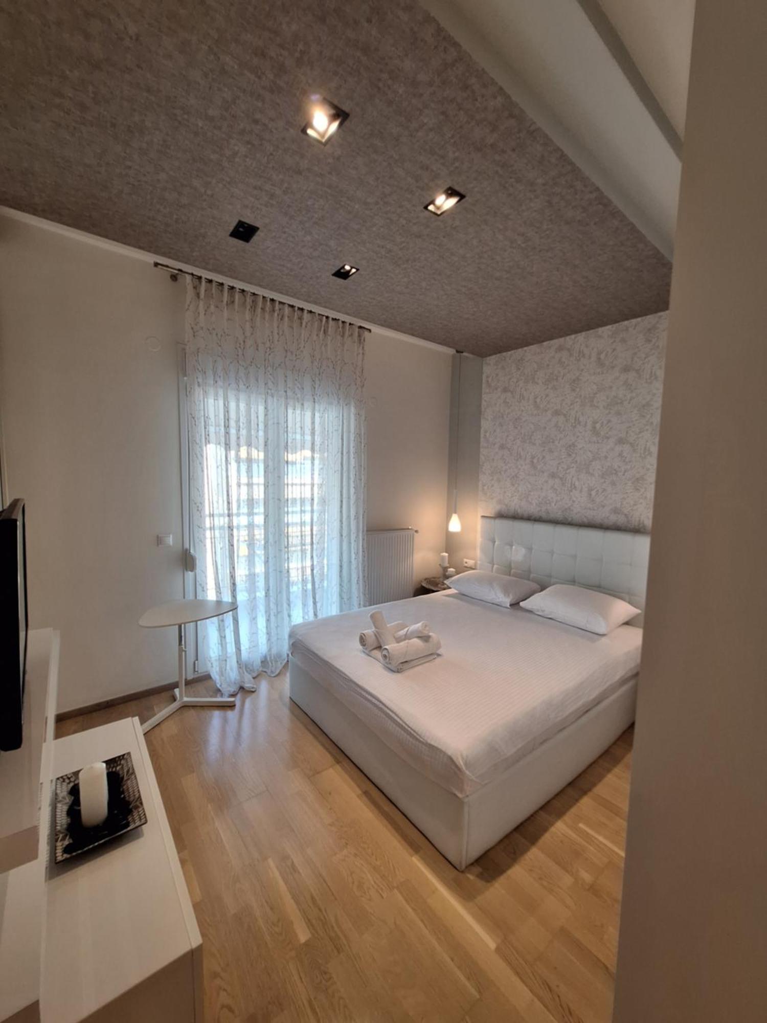 G & G * Thessaloniki