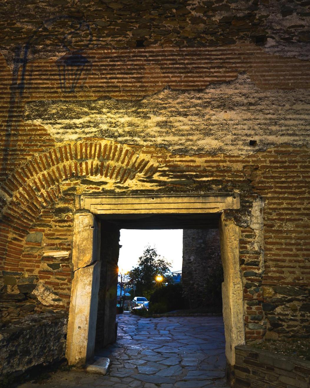 Charis Beyond The Castle * Thessaloniki