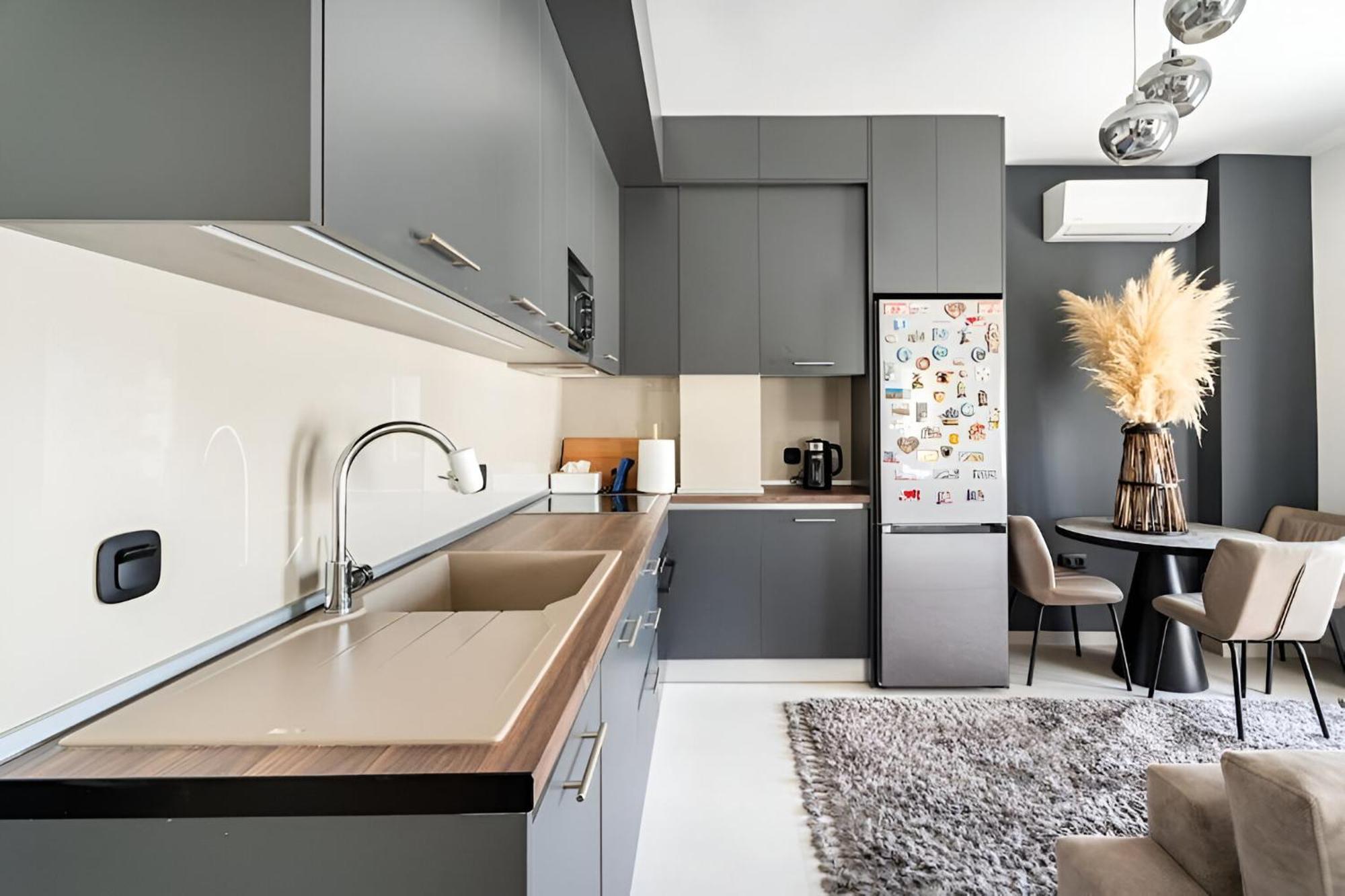 Apartment Elegant, Modern & Spacious In With Balcony Thessaloniki