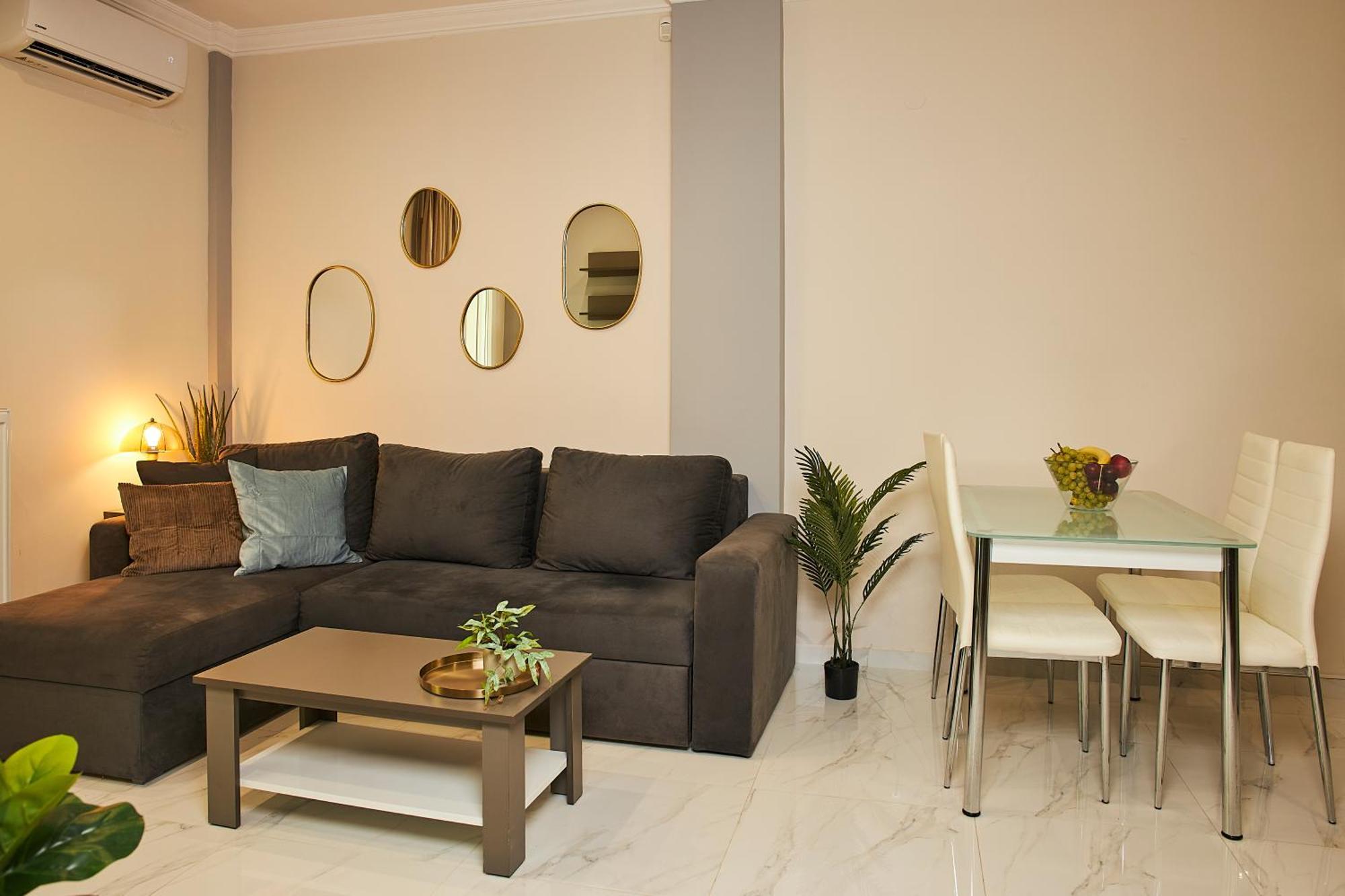 Marble Shine Near The Center By Binobi! Thessaloniki