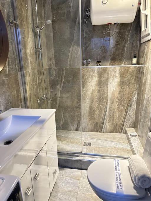 Ariadne City Center Apartment *