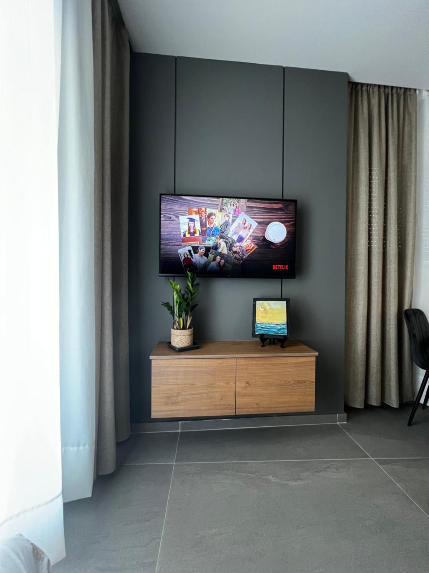 Oasis In With 500 Mbps Internet Apartment *