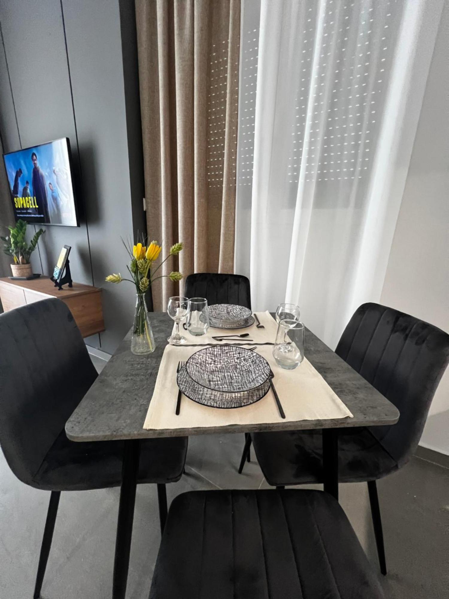 Oasis In With 500 Mbps Internet Apartment Thessaloniki