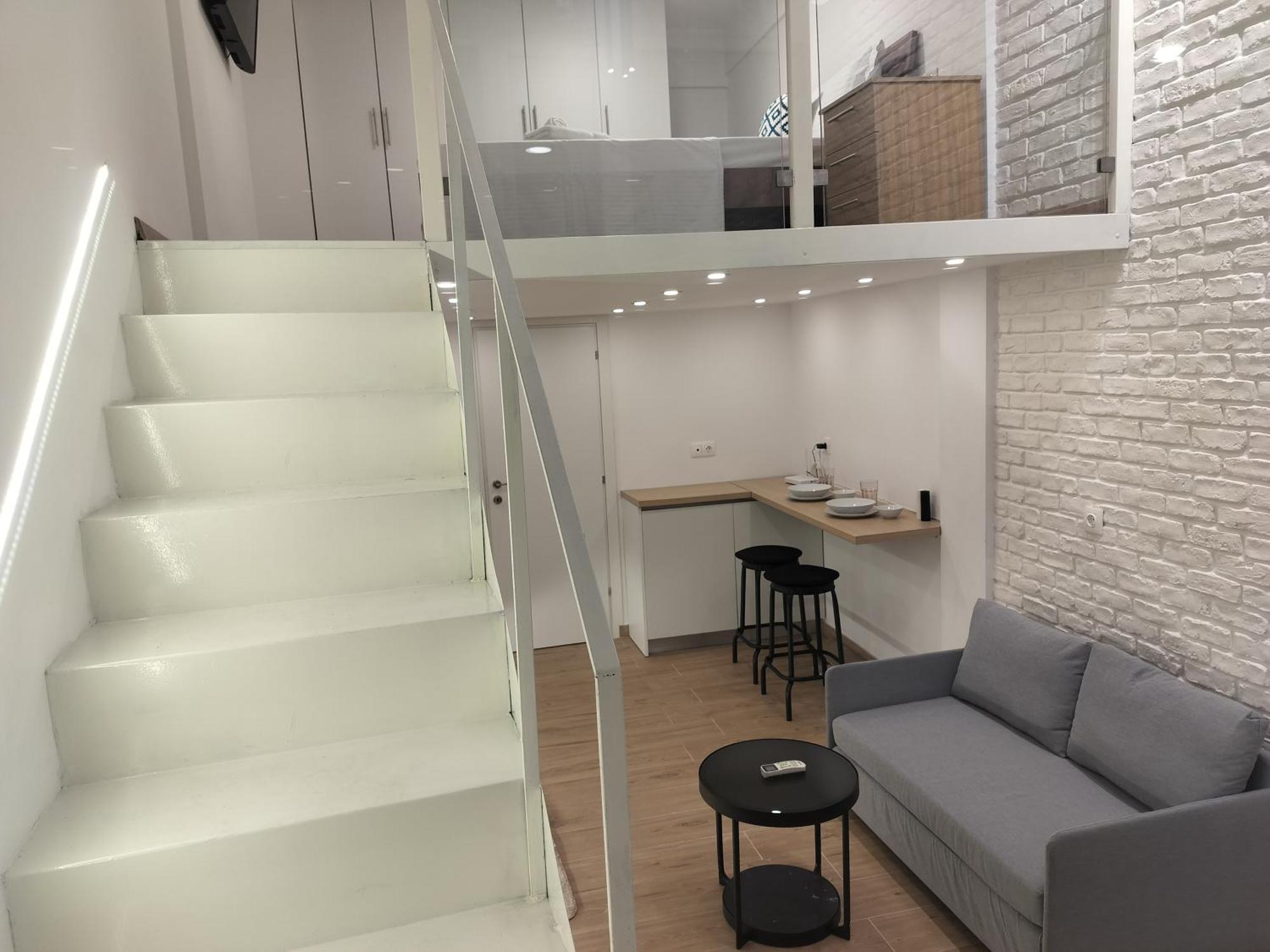 The White Loft - Explore Center By Foot *