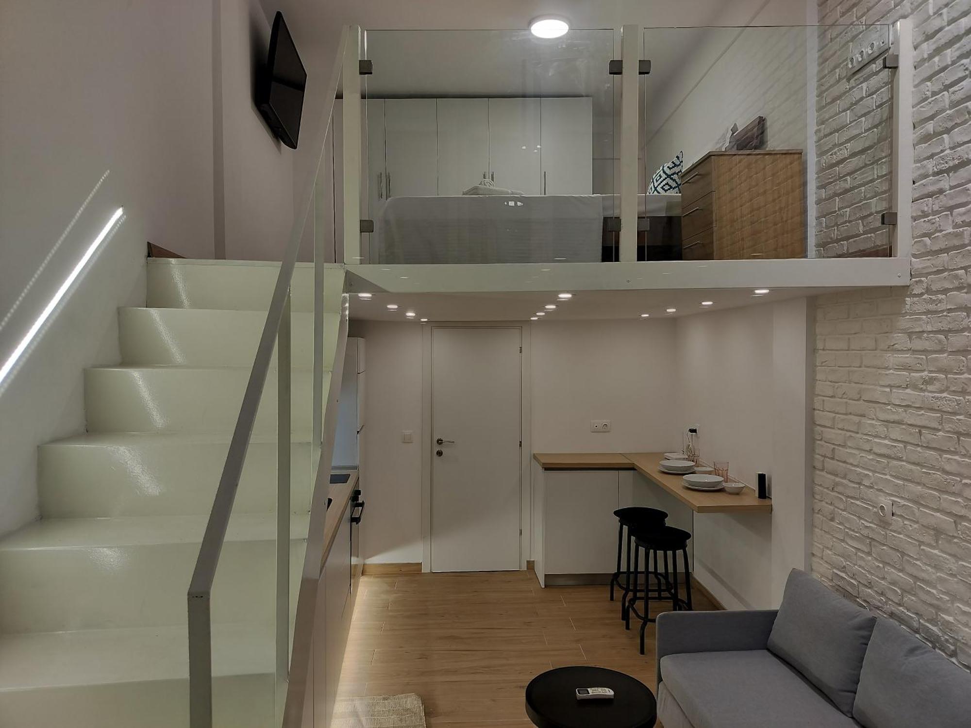 The White Loft - Explore Center By Foot *