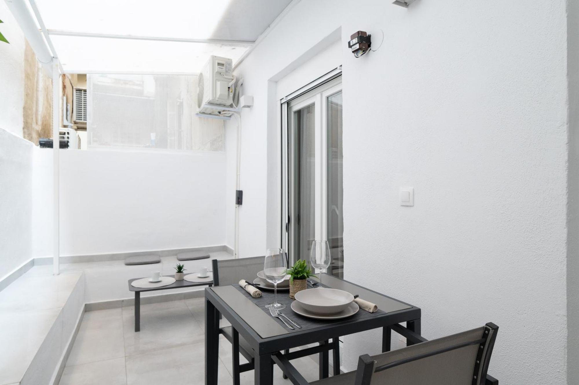 Apartment Honey Oak & Cream Patio By Nest Thessaloniki