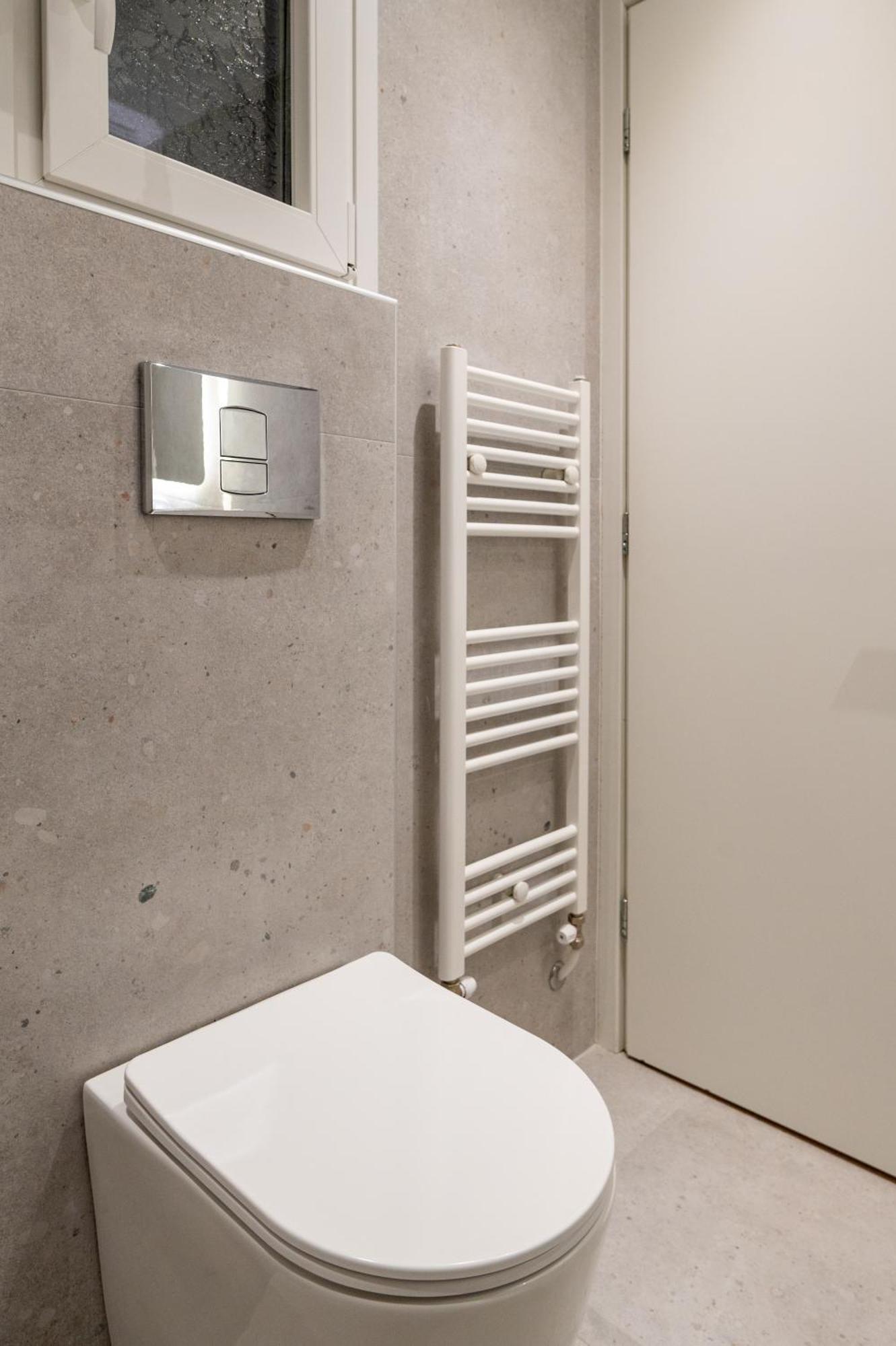 Apartment Honey Oak & Cream Patio By Nest