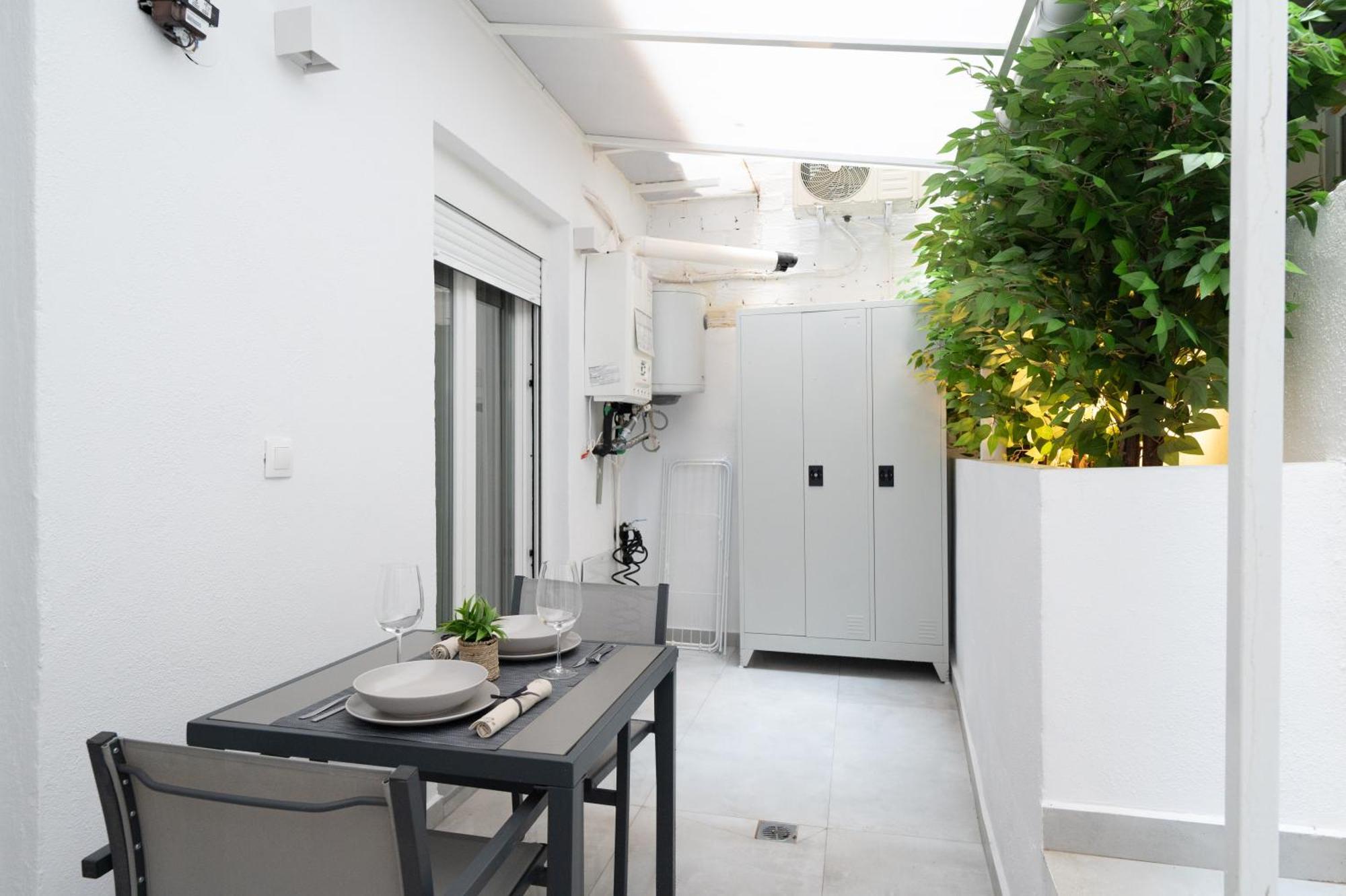 Honey Oak & Cream Patio By Nest * Thessaloniki