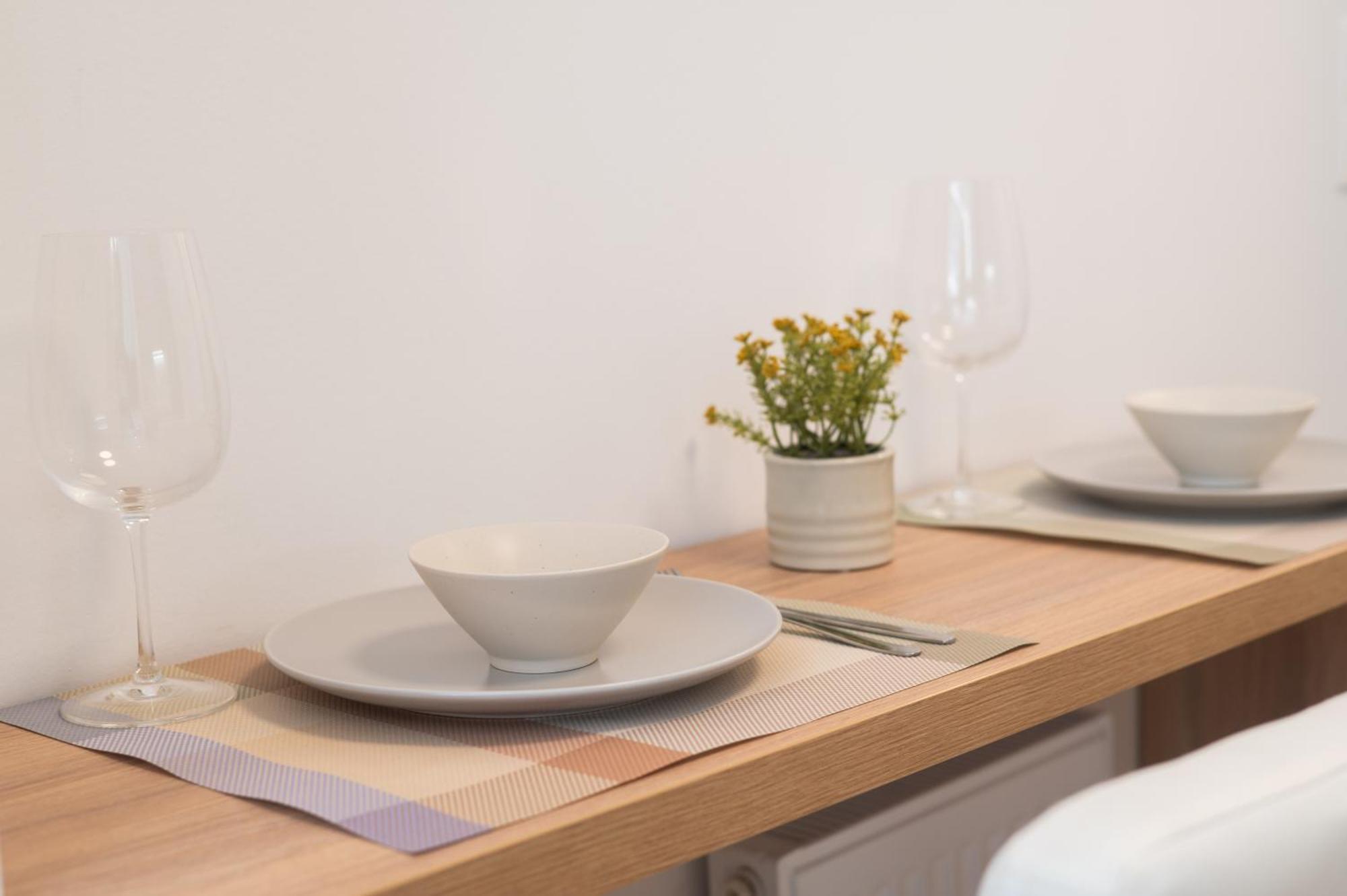 Apartment Honey Oak & Cream Patio By Nest *