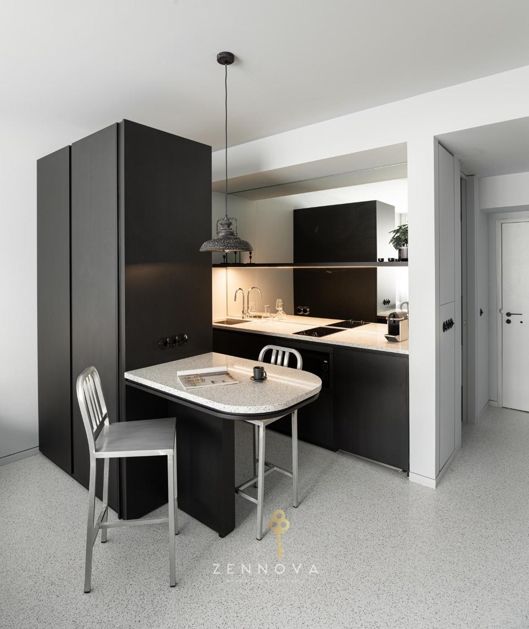 Nero Luxury By Zennova