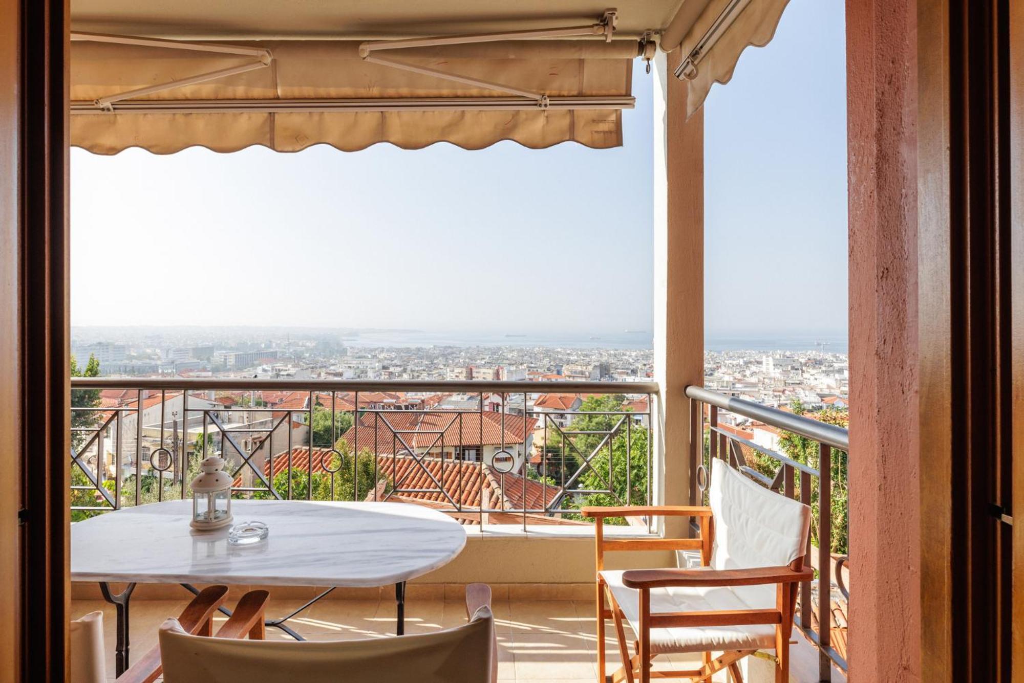 Thea Apartment
