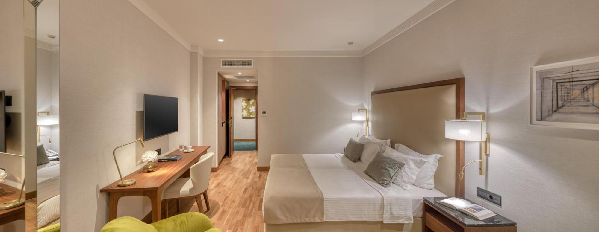 Electra Palace 5*