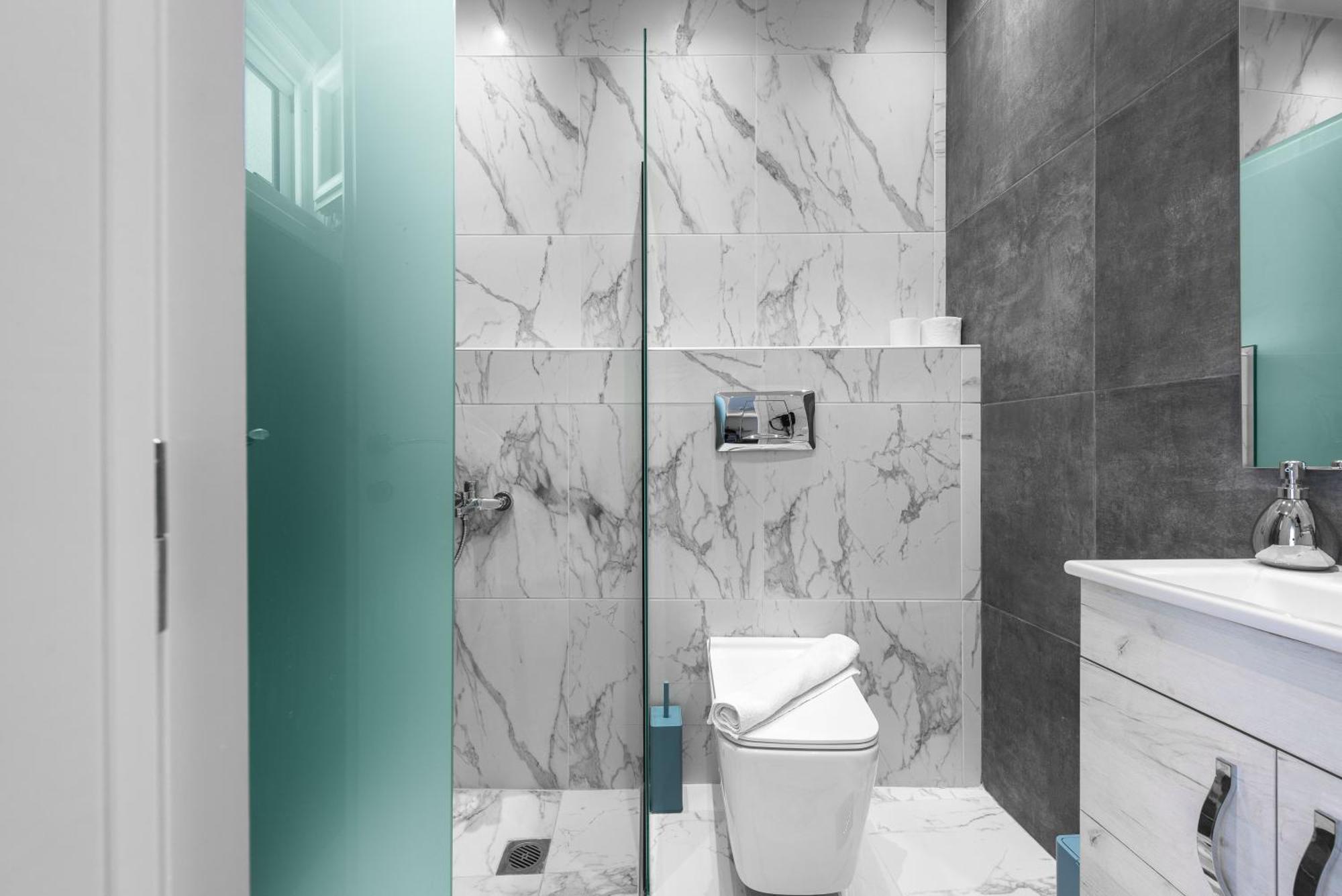 Denizen Boutique Apartments, Nilie Hospitality Mgmt *